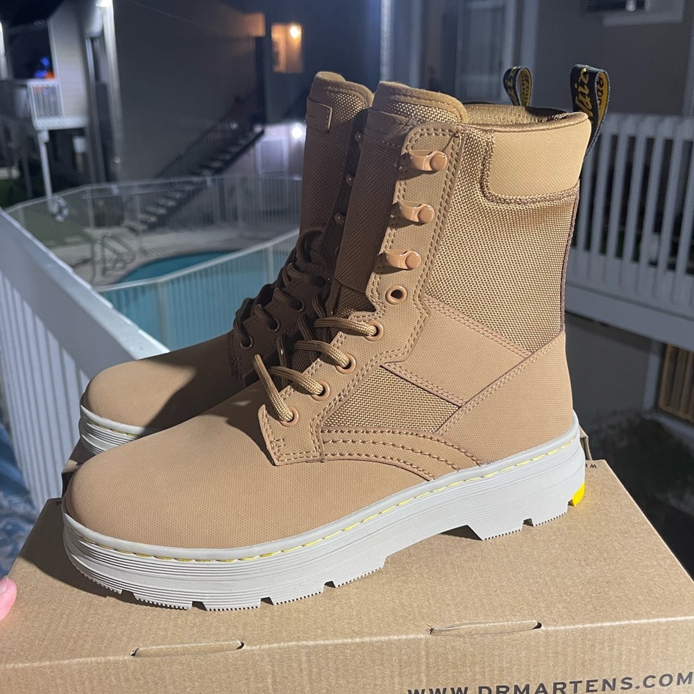 Dr. Martens Iowa Extra Tough Boot OAK / US 9